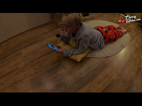 ❤️ Blonde folle suçant une énorme bite et rebondissant dessus - Sexe anal Porno beau at porn fr.pornochaturbate.ru ﹏