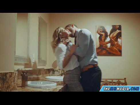 ❤️ Quand une blonde plantureuse vous séduit dans des toilettes publiques. Porno beau at porn fr.pornochaturbate.ru ﹏